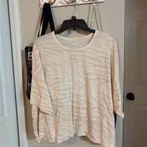 Old Navy Cream Zebra Pattern Short Sleeve Tee